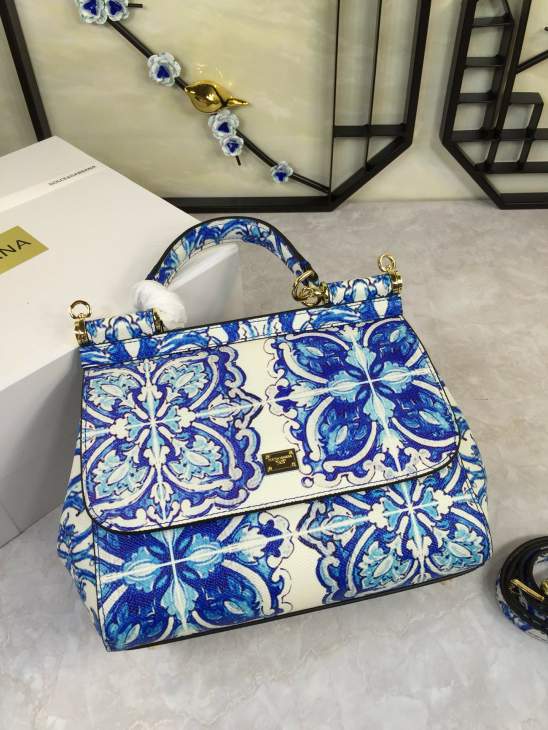 Picture of Dolce Gabbana Handbags _SKUfw81639476fw